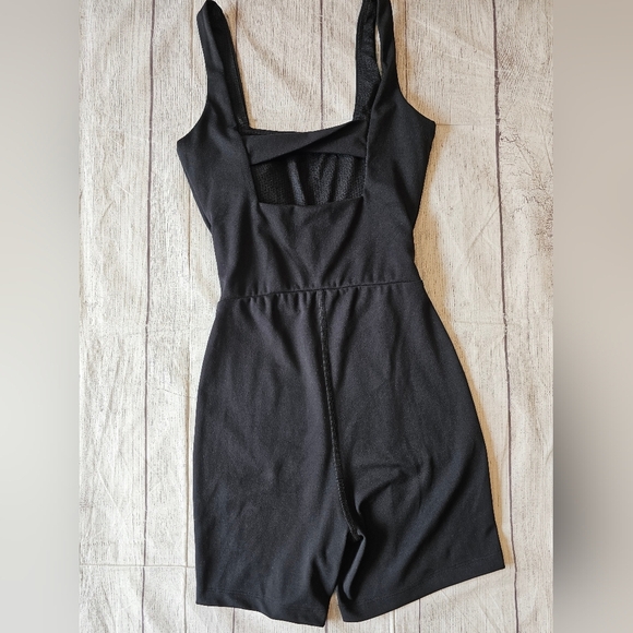 Sincerely Jules Active Size Small Solid Black One Piece Form Fitting Slimming - Picture 2 of 8